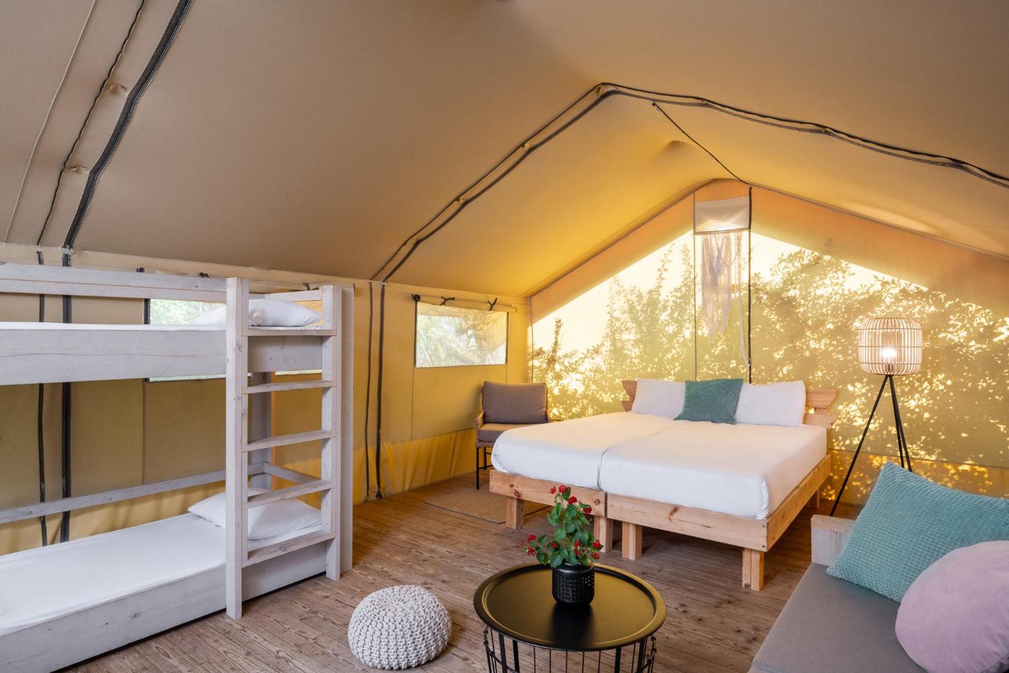 מלון ניר דוד Layla Glamping מראה חיצוני תמונה